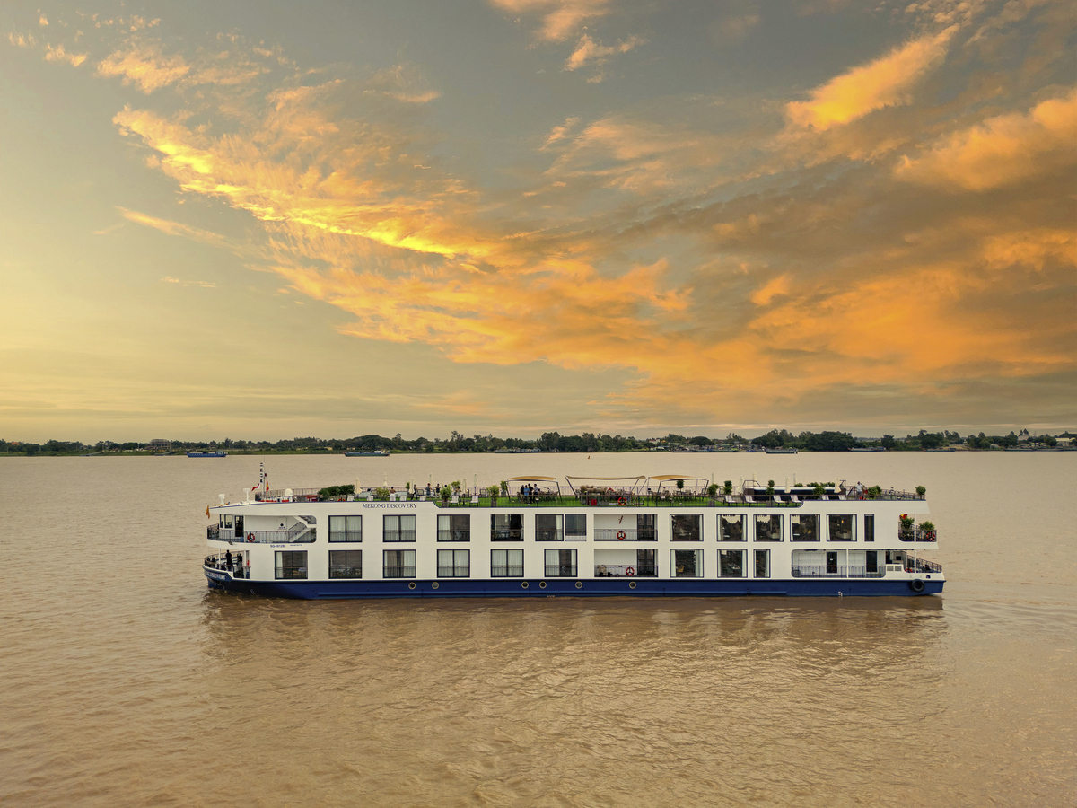 RV Mekong Discovery*****