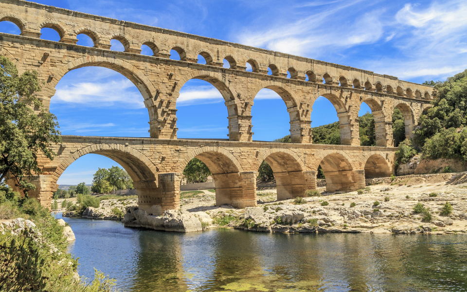 Aquädukt Pont du Gard - © shutterstock_116751571