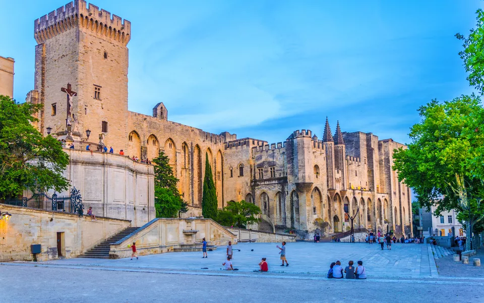 Papstpalast in Avignon - ©dudlajzov - stock.adobe.com