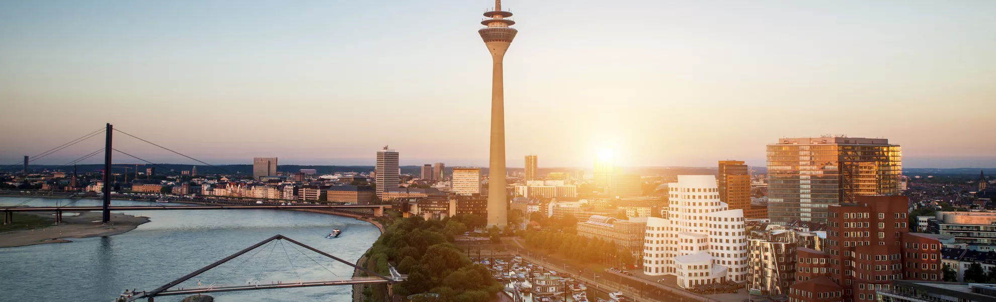 Skyline und Medienhafen, Düsseldorf - © engel.ac - stock.adobe.com