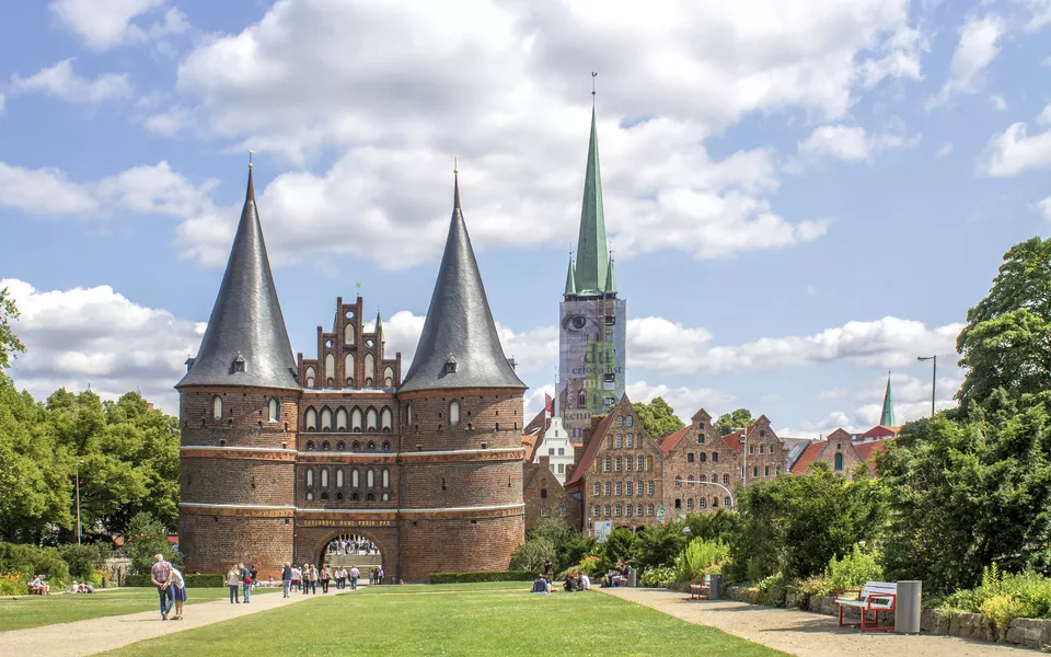 Holstentor, Lübeck  - © Sina Ettmer - stock.adobe.com