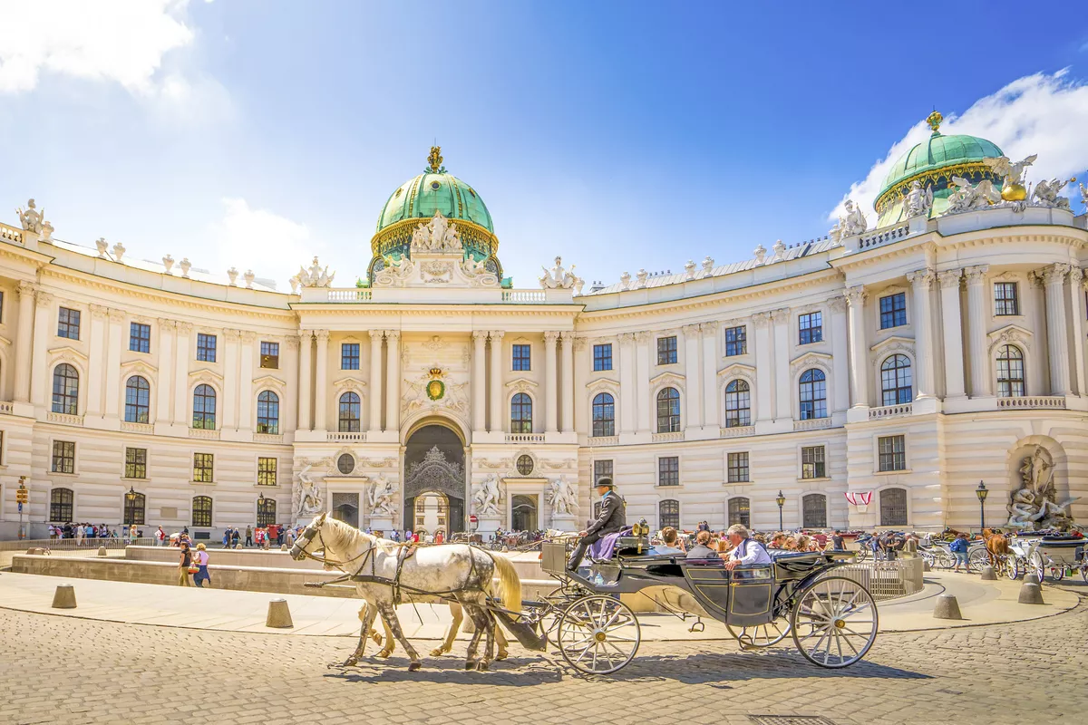 Alte Hofburg, Wien - © pure-life-pictures - Fotolia