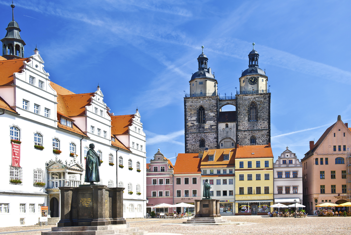 Marktplatz mit Martin Luther Monument, Wittenberg - © shutterstock_83617339