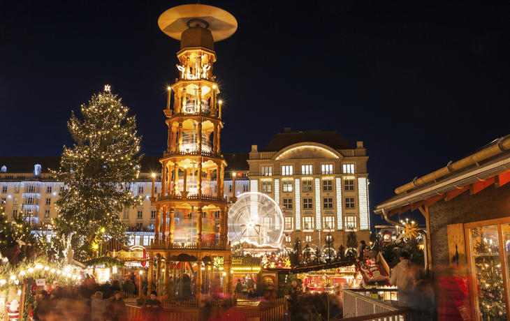 Weihnachtsmarkt in Dresden - © Alexander Erdbeer - stock.adobe.com