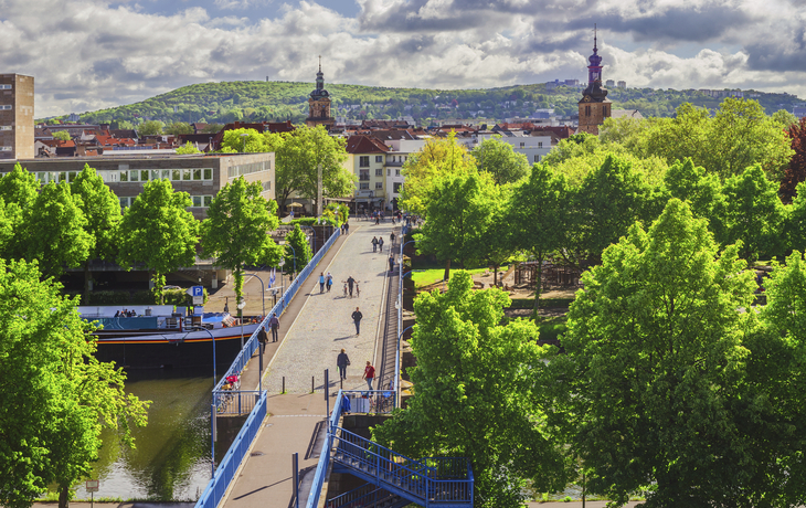 Saarland Saarbrücken Blick über die Alte Brücke und auf die A - © Fotoschlick - stock.adobe.com