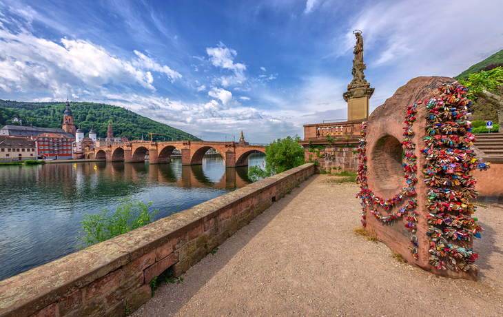 Liebesschlösser vor der Alten Brücke in Heidelberg - © Thorsten Assfalg - stock.adobe.com