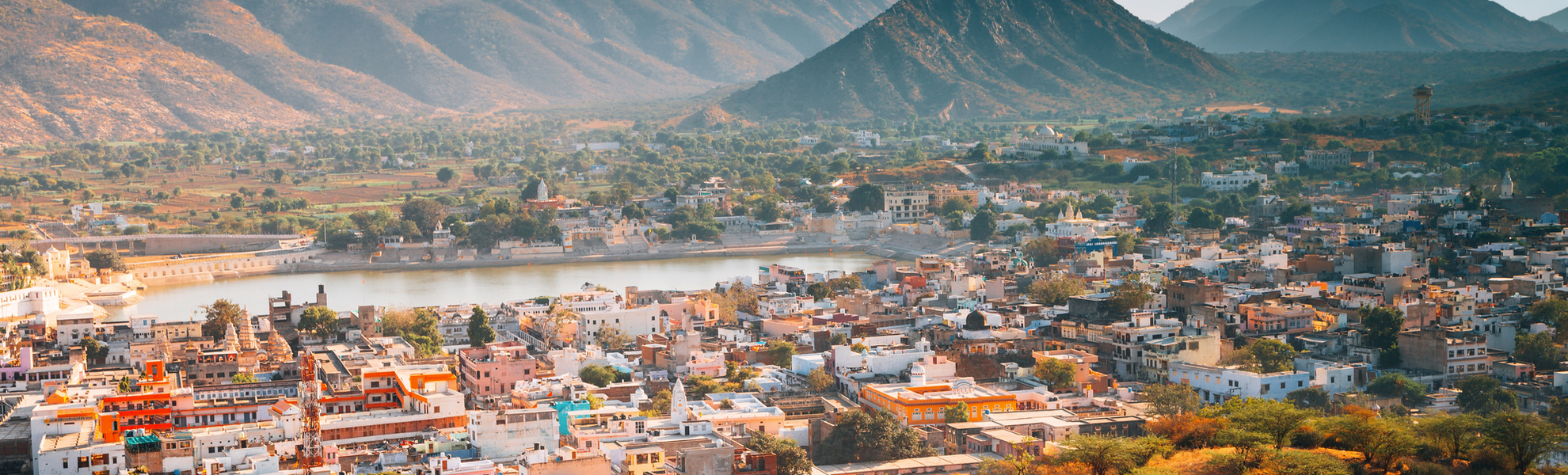 Panoramablick auf Pushkar - © Sanga - stock.adobe.com