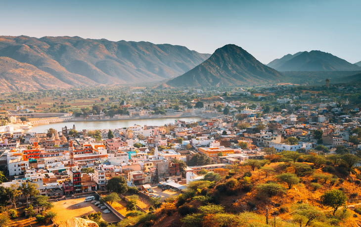 Panoramablick auf Pushkar - © Sanga - stock.adobe.com