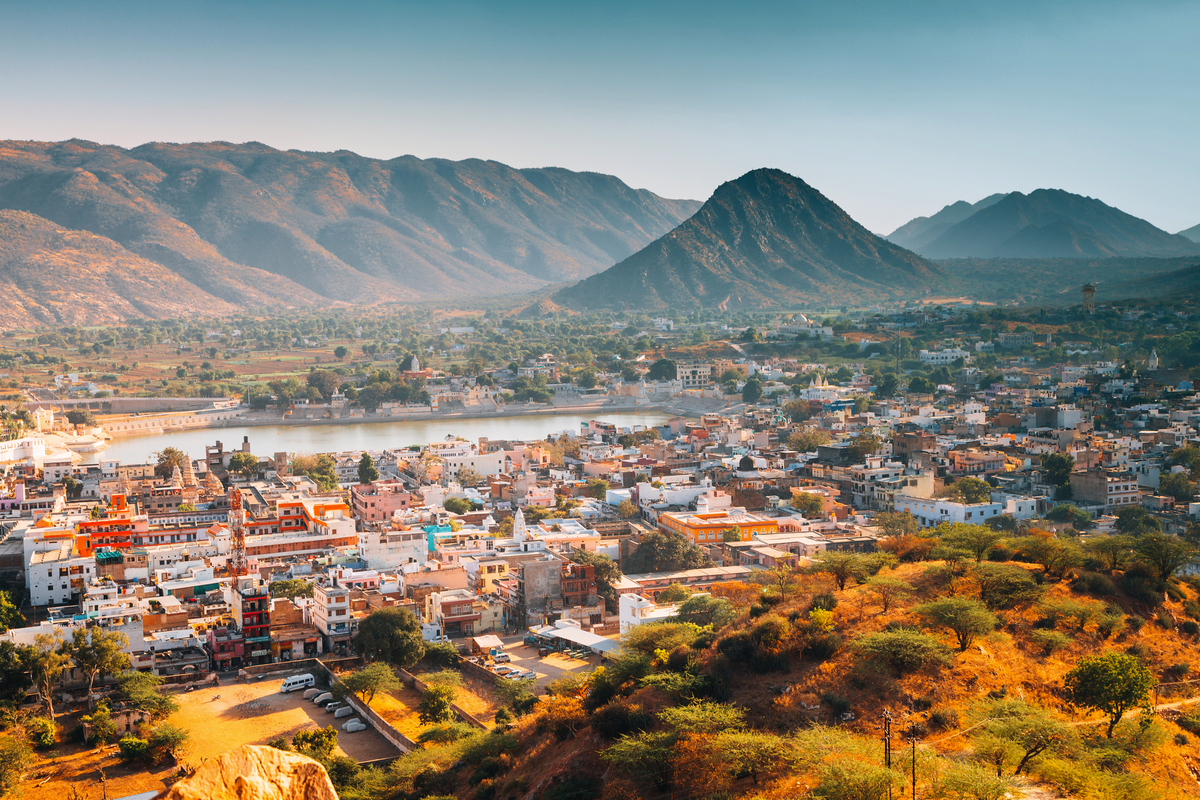 Panoramablick auf Pushkar - © Sanga - stock.adobe.com