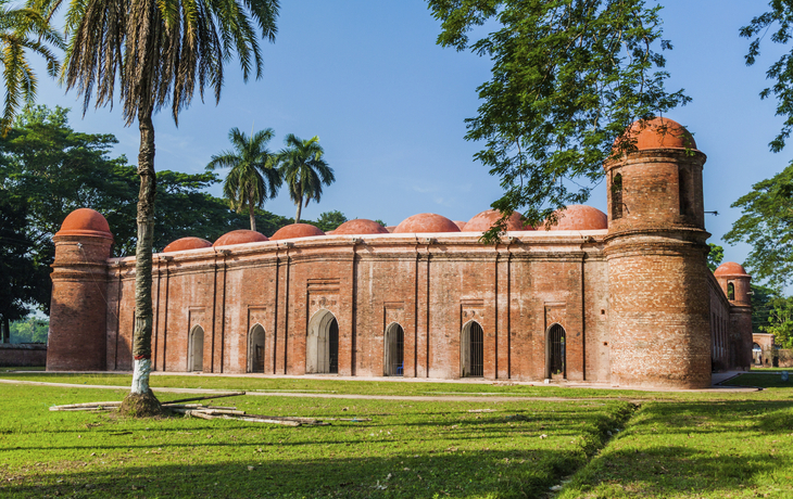 Sixty Dome Moschee, Bagerhat - © Matyas Rehak - stock.adobe.com