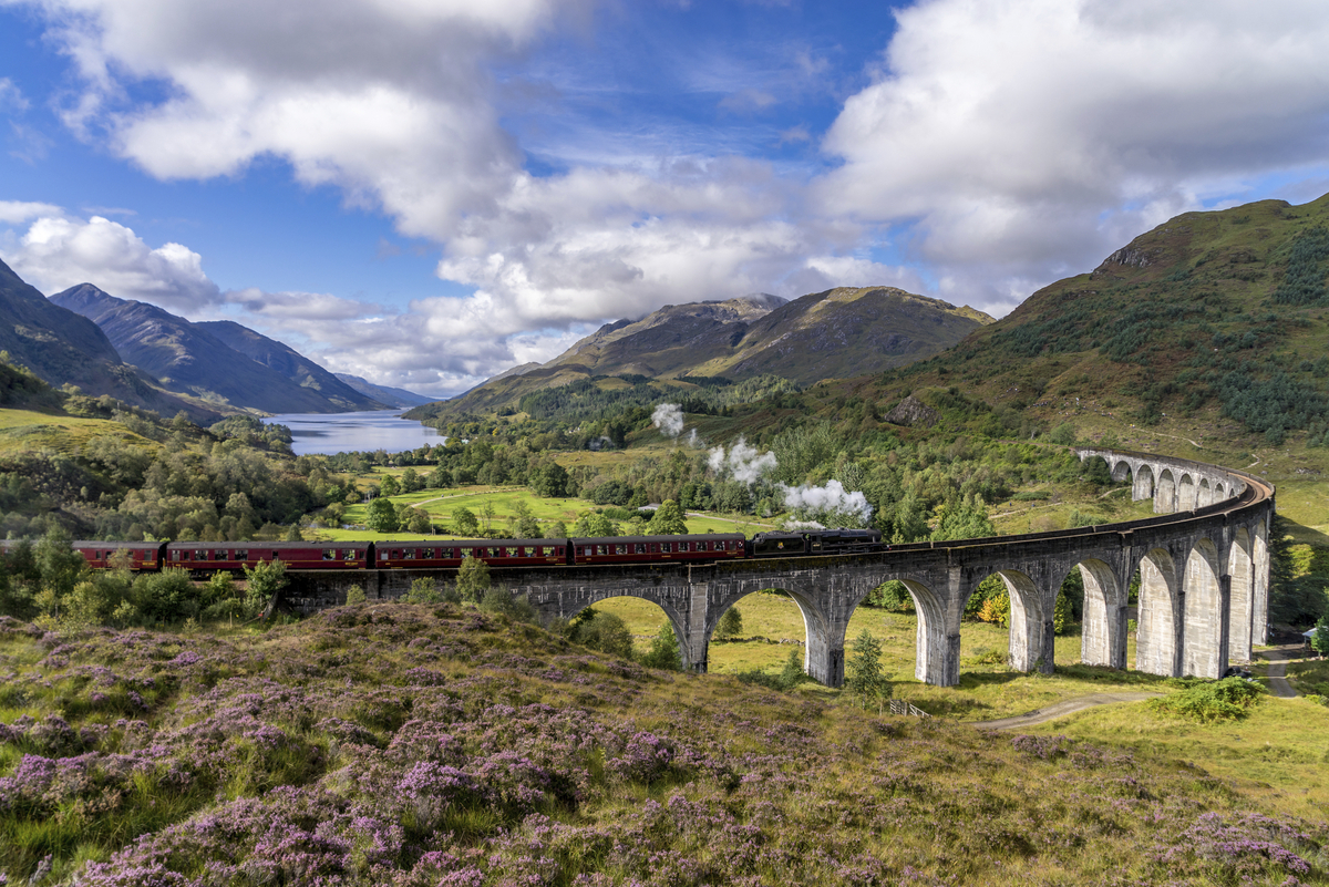 Glenfinnan Eisenbahnviadukt - © catuncia - stock.adobe.com