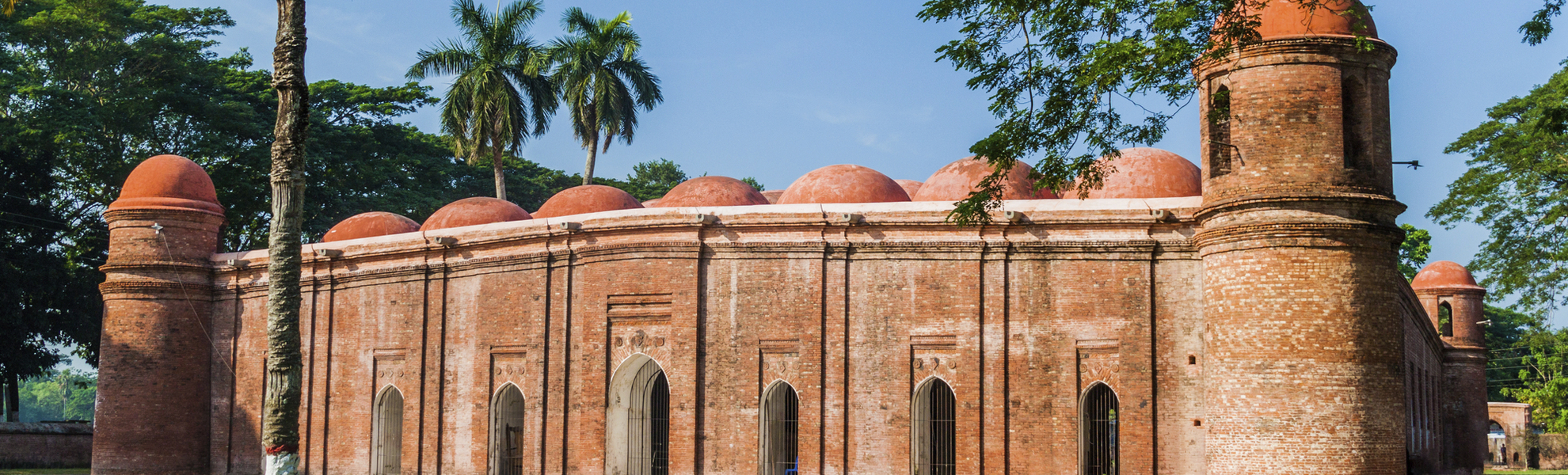 Sixty Dome Moschee, Bagerhat - © Matyas Rehak - stock.adobe.com