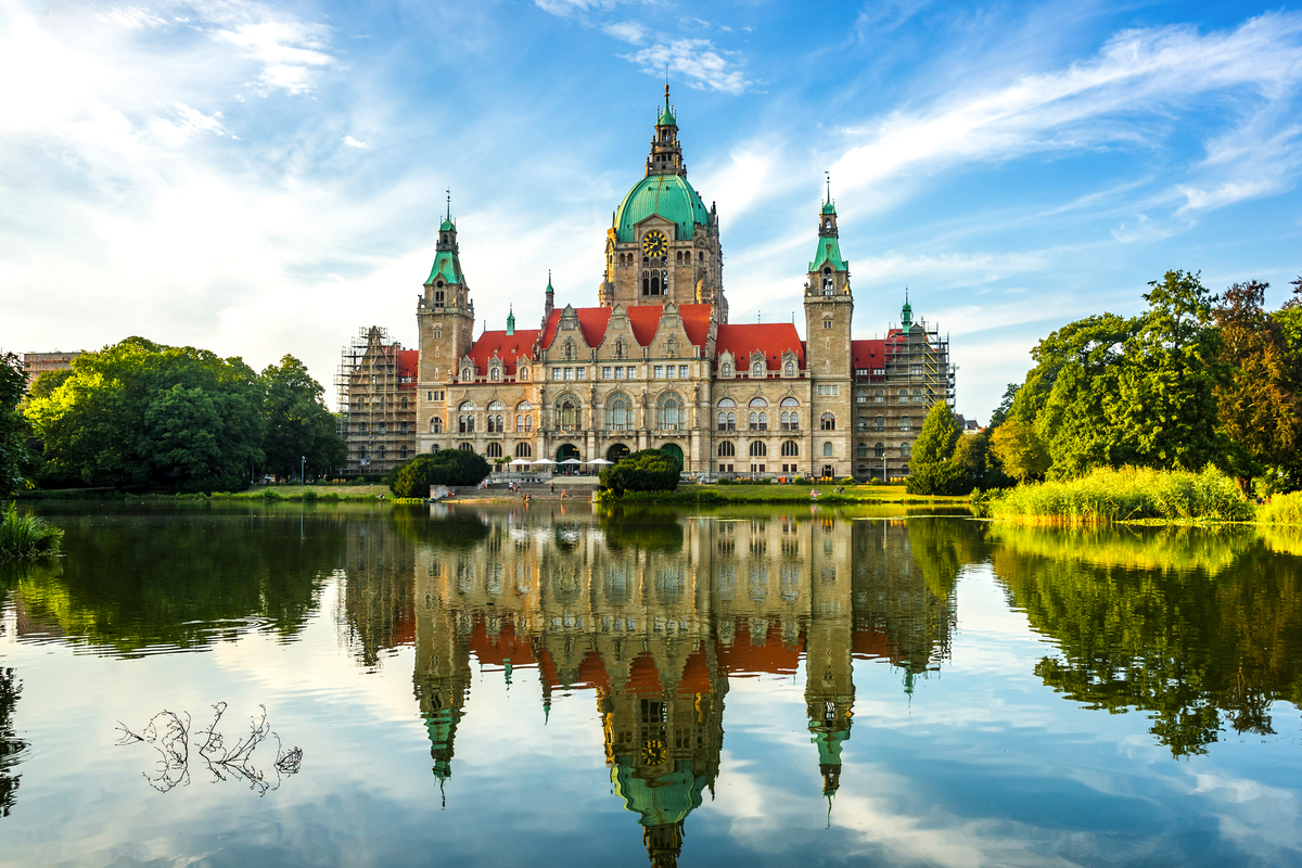 Neues Rathaus in Hannover - © Sina Ettmer - stock.adobe.com