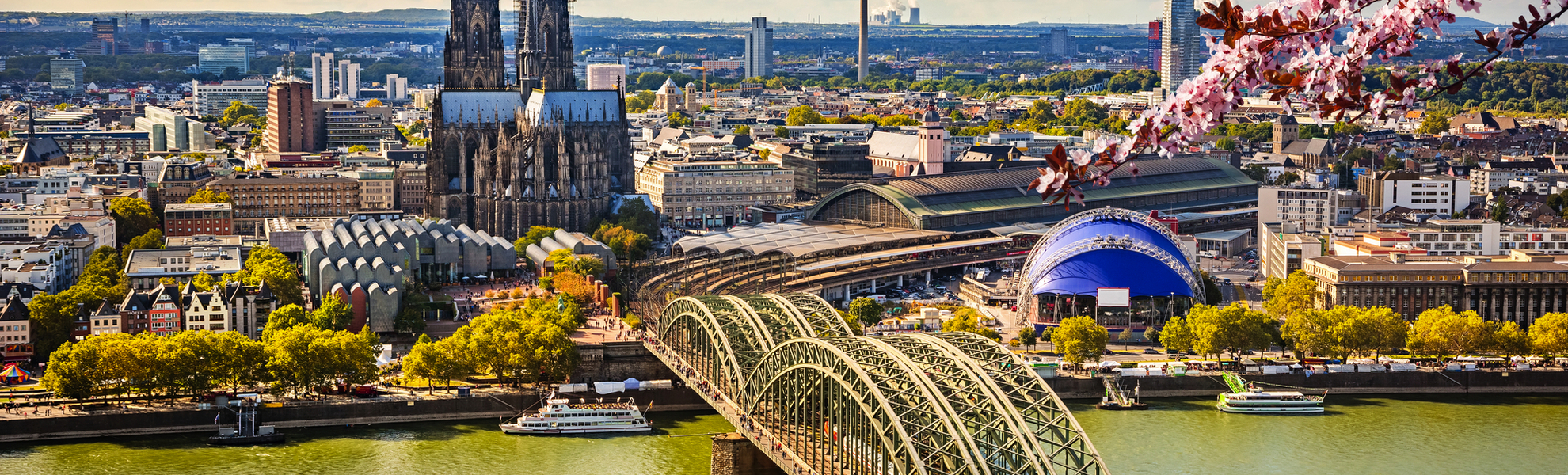 Luftaufnahme von Köln im Frühling - © sborisov - stock.adobe.com