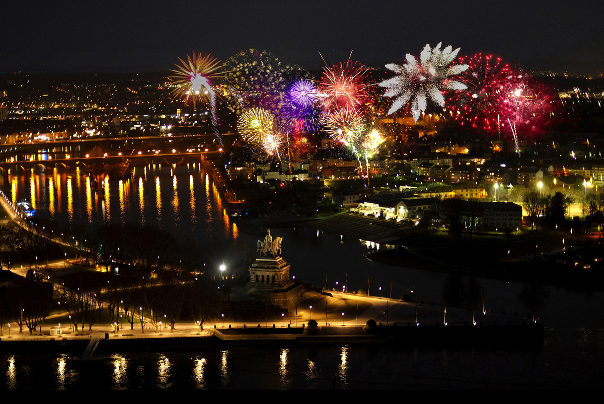 Feuerwerk in Koblenz - ©Comofoto - stock.adobe.com