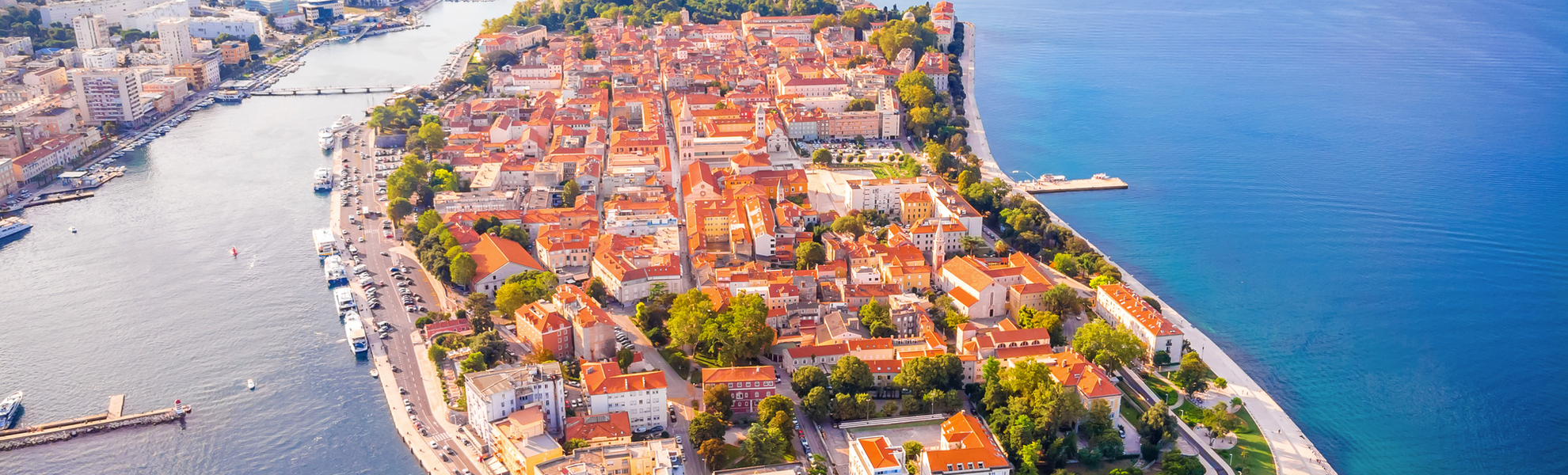 Luftaufnahme von Zadar im Sommer - © Alexey Fedorenko - stock.adobe.com