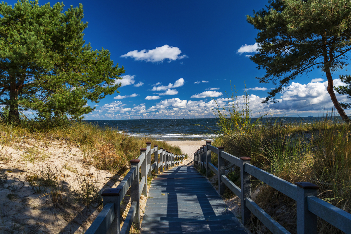 hölzerner Strandweg auf Usedom - © Michael Schnell