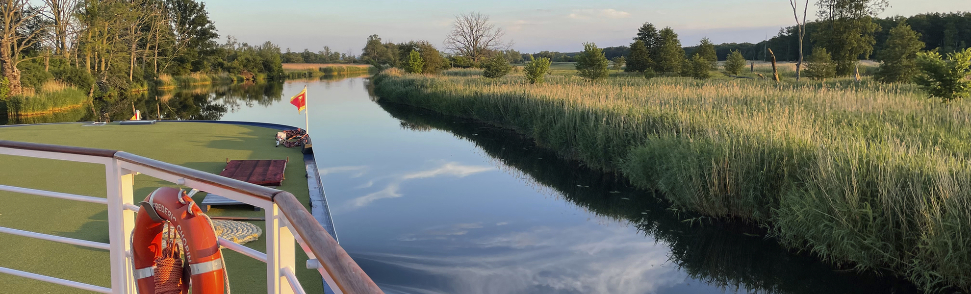 Uferlandschaft entlang der Alten Oder - © Monika Theiler