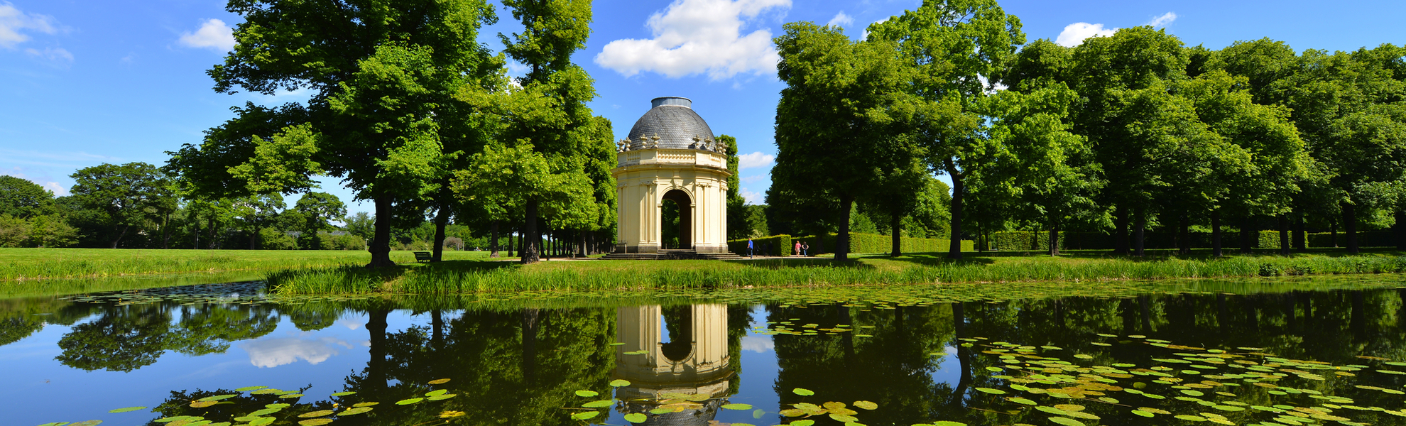 Großer Garten mit Pavillon in den Herrenhäuser Gärten - ©nmann77 - stock.adobe.com