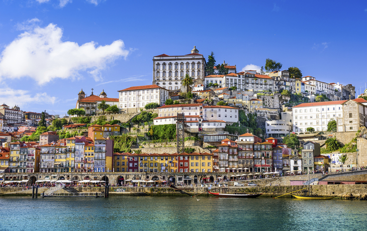 Altstadt am Douro, Porto - © shutterstock_270705206